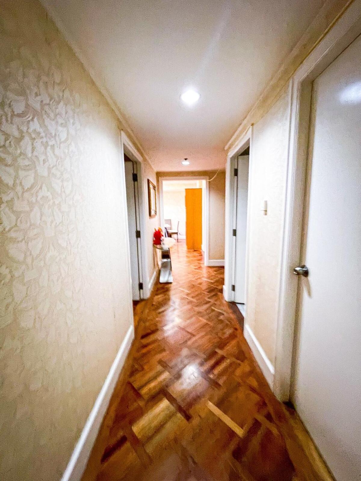 Stunning & Luxury 4br In Bay White Manila